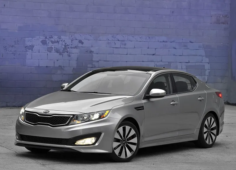 ۲. کیا اپتیما (Kia Optima)